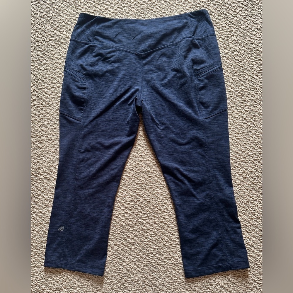 Eddie Bauer crop leggings - Picture 2 of 6